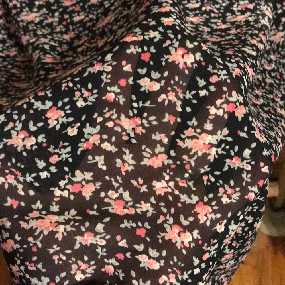 Floral-back Hi/lo Top 🌸🌺 - Picture 4 of 4
